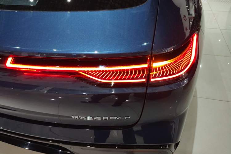 Used Geely Galaxy 8 2025 130km EM-P Starship Edition
