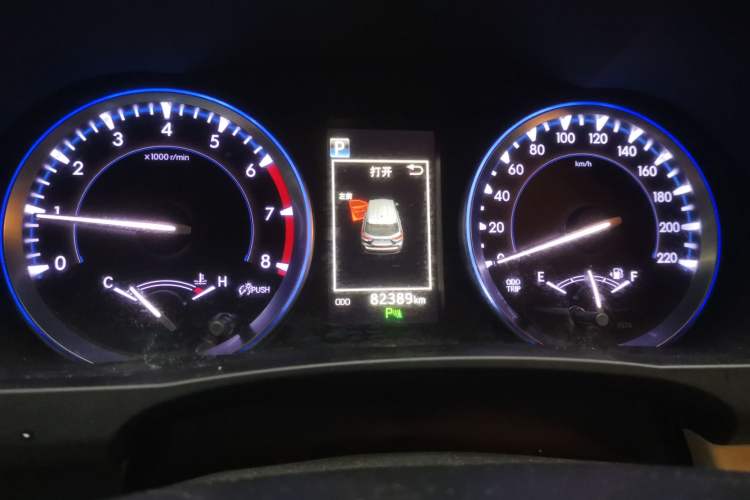 Used Toyota Highlander 2018 2.0T Four-Wheel Drive Prestige Version 7 Seats China VI Standard Instrument Cluster