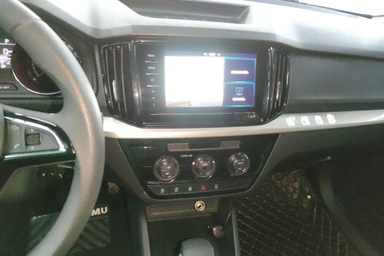 Used Skoda Kamiq 2020 GT 1.5L Automatic Comfort Edition China VI Standard Audio And AC Panel