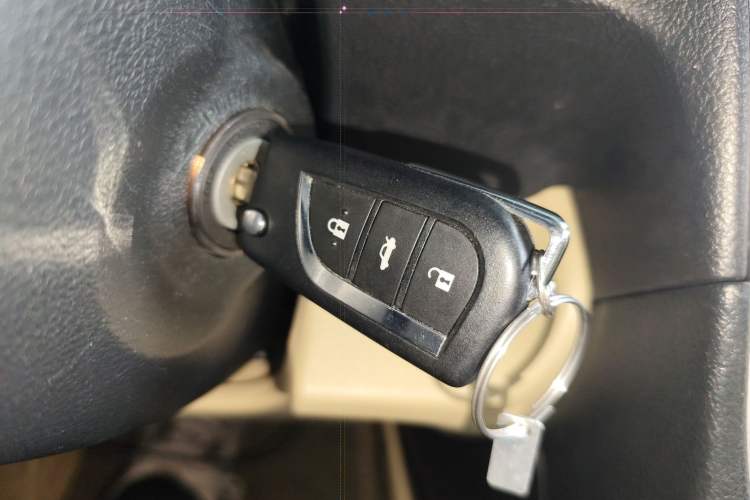 Used Toyota Camry 2015 2.0G Premier Edition Interior 1