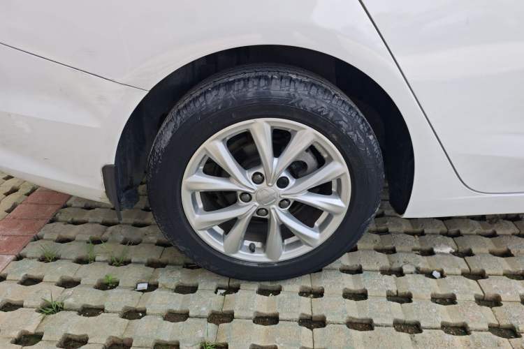 Used Roewe i5 2020 1.5L Manual 4G Connect Luxury Edition