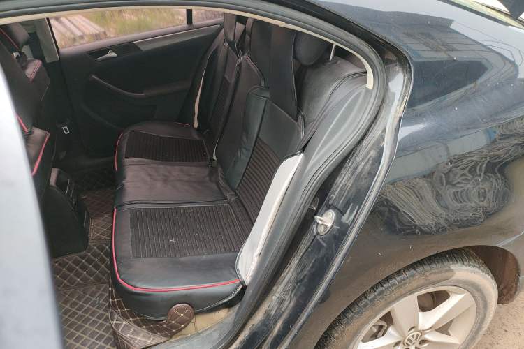 Used Volkswagen Sagitar 2012 1.6L Manual Comfort Model Left Rear Seat