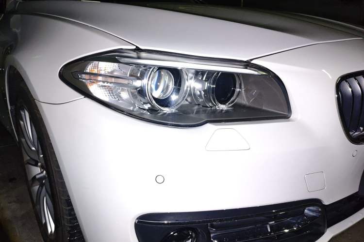 Used BMW 5 Series 2017 525Li Luxury Design Package Right Front Headlight