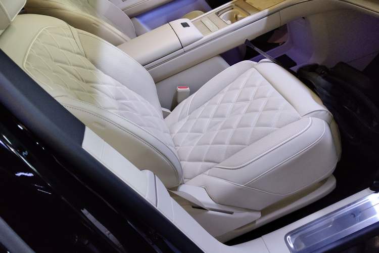 Used Nio ES8 2026 Model 6-seat Executive Luxury Edition Right Front Seat