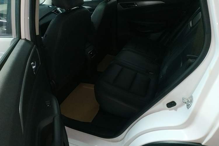 Used CHANGAN CS75 2016 1.8T Automatic Elite Model China V Standard Left Rear Seat