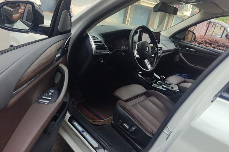 Used BMW X3 2023 Restyled xDrive30i Leading Edition M Night Sky Package Driver Seat