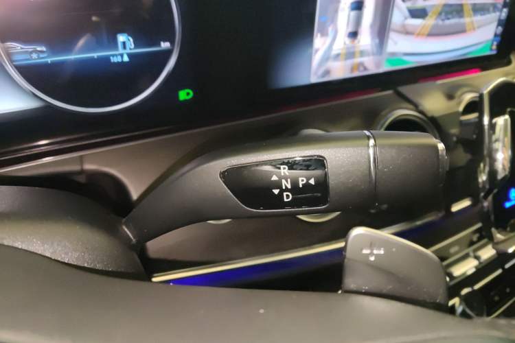 Used Mercedes-Benz E-Class 2020 Restyled E 300 L Sport Exclusive Edition Gear Lever