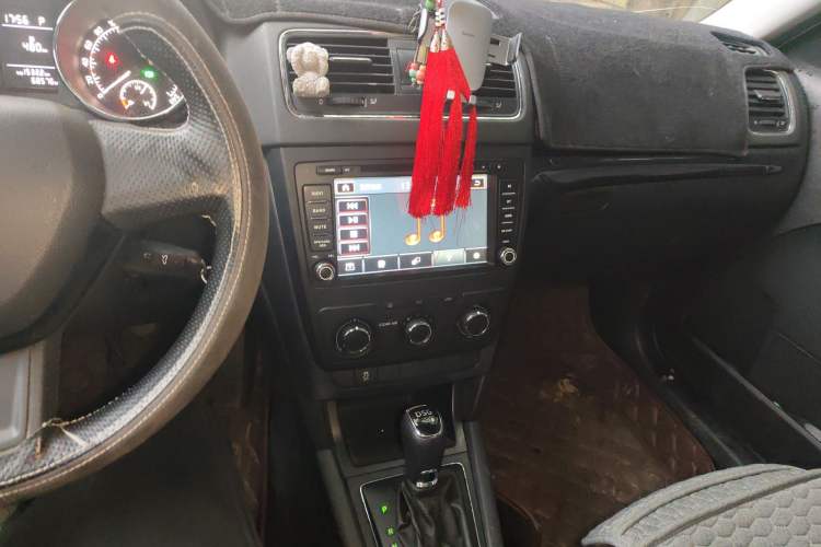 Used Skoda Yeti 2016 1.4TSI DSG Advanced Edition Audio And AC Panel