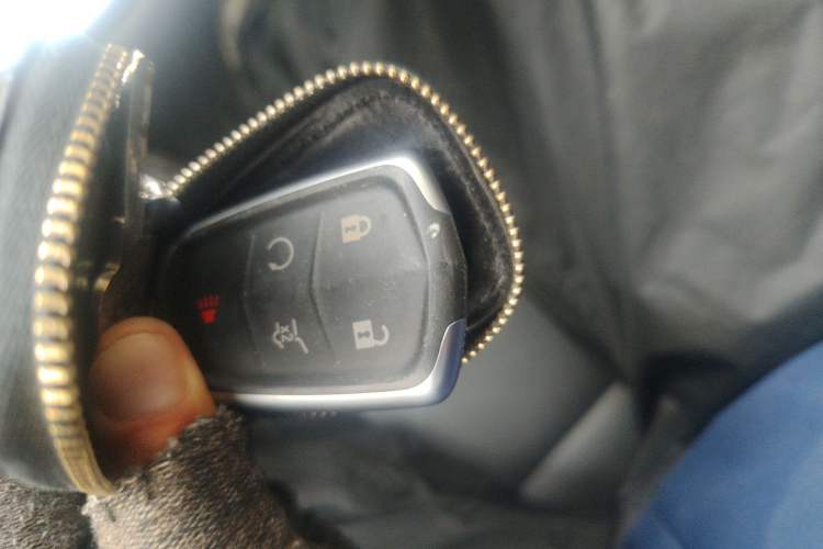 Used Cadillac XT6 2022 2.0T Six-Seater Four-Wheel-Drive Luxury Standard Edition Vehicle Key