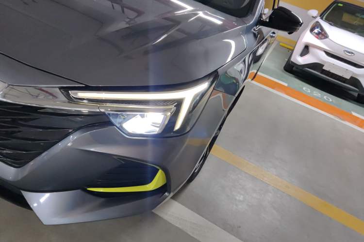 Used Roewe i6 MAX New Energy 2020 1.5T PHEV Cool & Stylish Skyroof Edition
