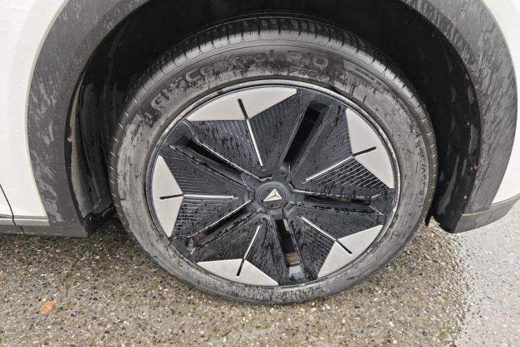 Used Deepal S07 2023 200Max Range-Extended Version Right Front Wheel Hub