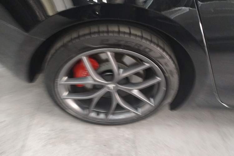 Used Tesla Model 3 2022 Performance High-Performance All-Wheel-Drive Version Right Rear Wheel Hub