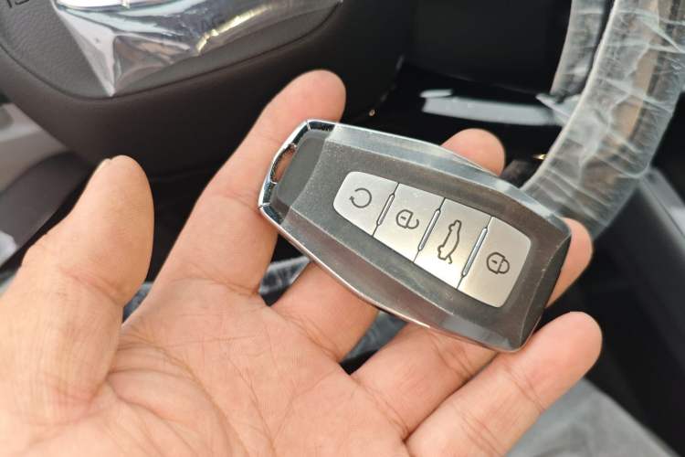 Used Geely Auto Emgrand X7 Sport 2026 Model 1.5TD Aspirational Vehicle Key