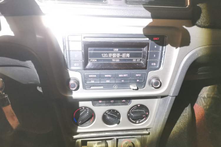 Used Volkswagen Lavida 2013 Revised Version 1.4 TSI Manual Comfort Edition