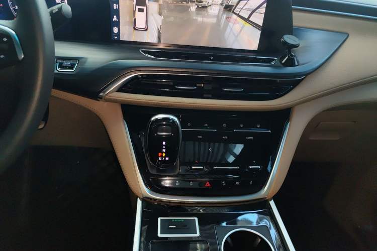 Used Buick GL8 2021 ES Land Cruiser 653T Luxury Edition