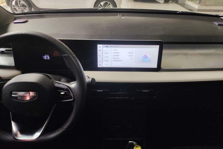 Used Geometry E Firefly 2023 320KM Cute & Handsome Tiger 5 Seats Audio And AC Panel