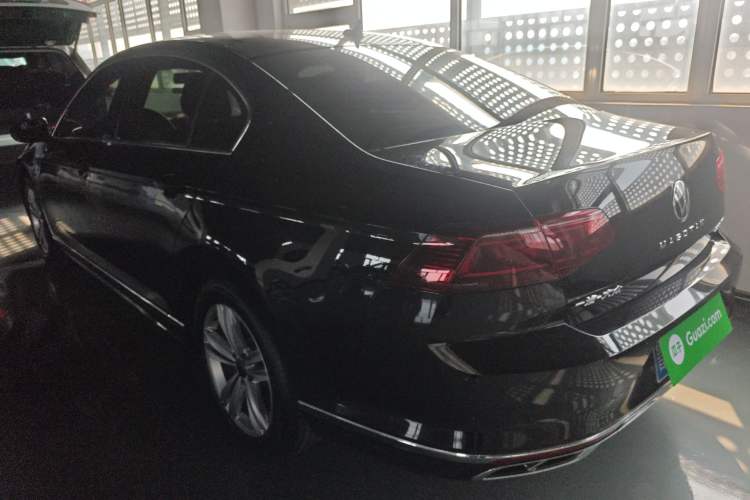 Used Volkswagen Magotan 2023 2 Million Units Limited-Edition 280TSI DSG Comfort Version Rear Left 45 Deg