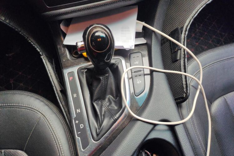 Used Kia K5 2011 2.0L Automatic DLX Gear Lever