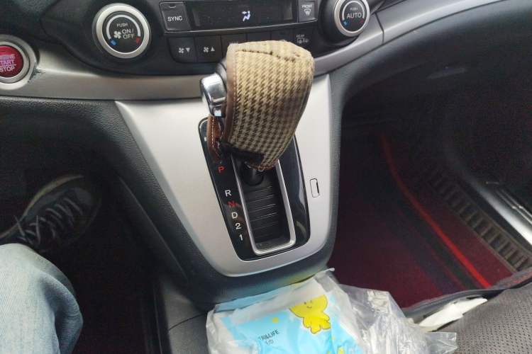 Used Honda CR-V 2012 2.4L four-wheel drive luxury version Gear Lever
