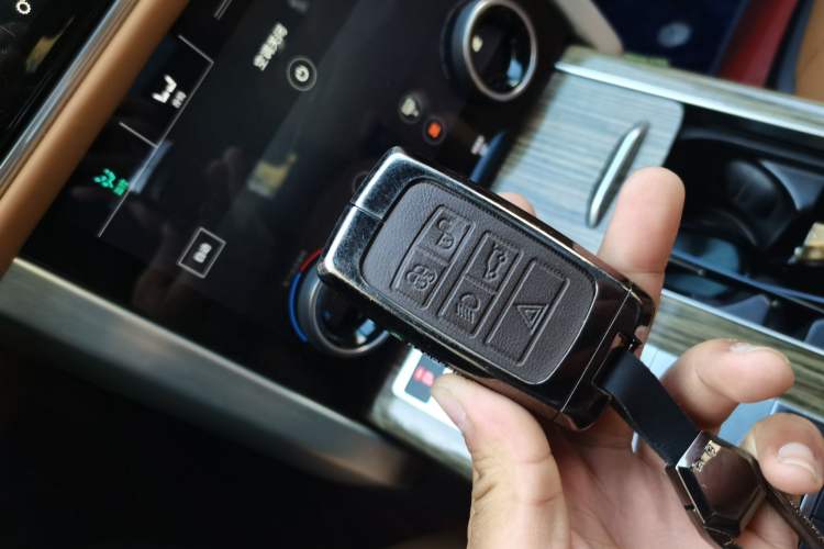 Used Land Rover Range 2019 3.0 SC V6 Grand Edition Vehicle Key