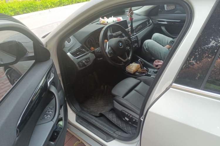 Used BMW X2 2018 sDrive25i Leading Model M Sport Package China V Left Front Seat