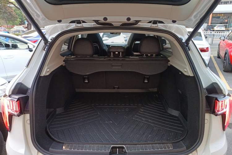 Used Lynk & Co 01 2019 2.0T Two-Wheel-Drive Pro Version China V Standard
