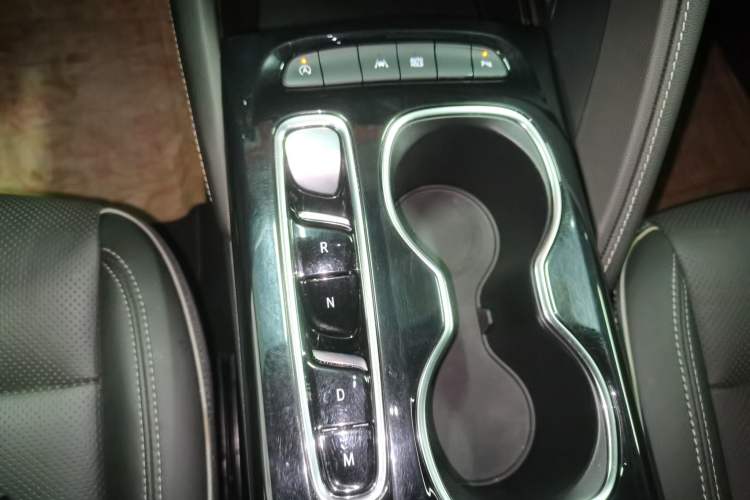 Used Buick Envision 2022 Encore S 552T Two-Wheel-Drive Luxury Model
