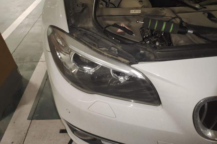 Used BMW 5 Series 2014 525Li Luxury Design Package Right Front Headlight