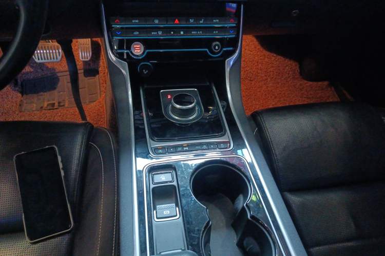 Used Jaguar XE 2015 2.0T 240 PS R-Sport