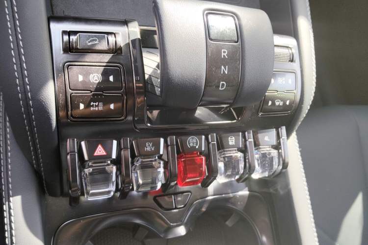 Used Formula Leopard 5 2025 Cloud Ride Laser-based Kunpeng Intelligent Driving Edition Gear Lever