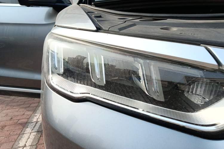 Used BYD Song Pro New Energy 2022 DM-i 51km Prestige Model Right Front Headlight