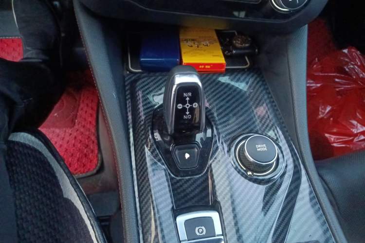 Used Lynk & Co 03 2019 1.5TD DCT JingPro Edition China VI Standard Gear Lever