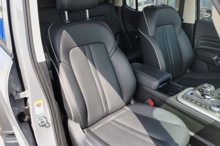 Used Tank 300 2023 Off-Road Edition 2.0T Conqueror Right Front Seat