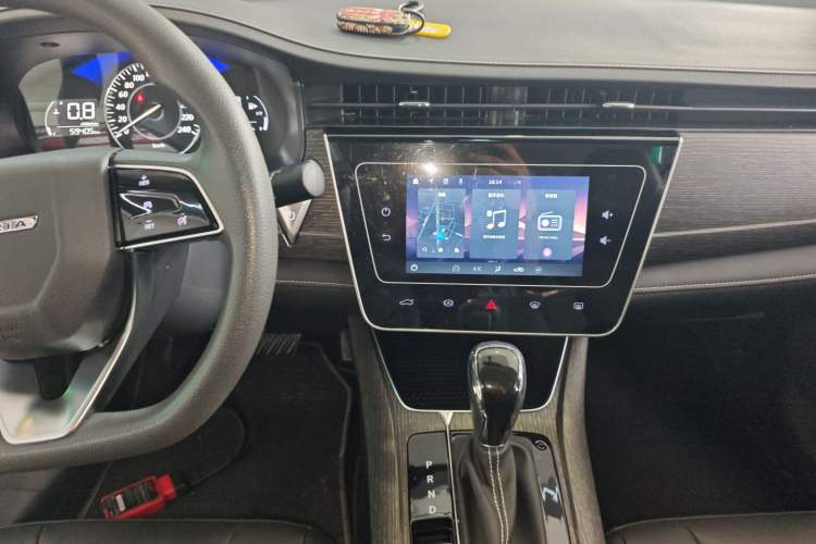 Used Venucia D60 2021 PLUS 1.6L XL CVT Yue Ling Edition