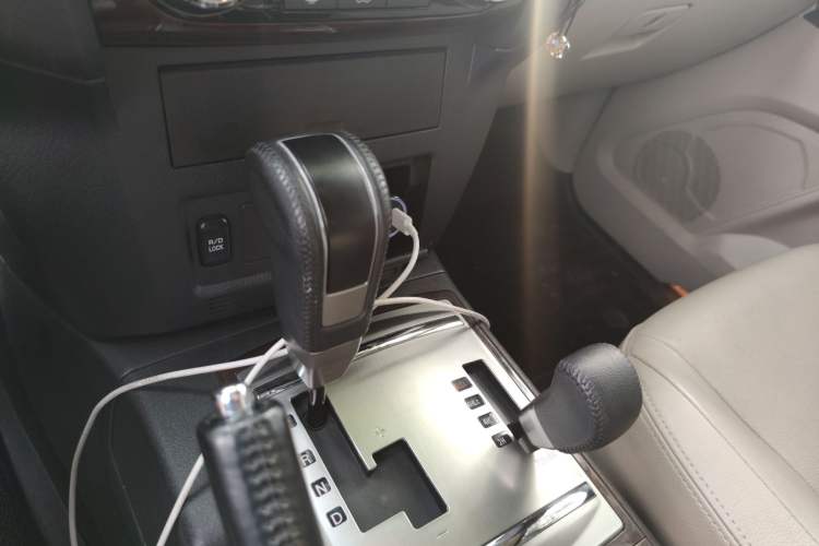 Used Mitsubishi Pajero  Gear Lever