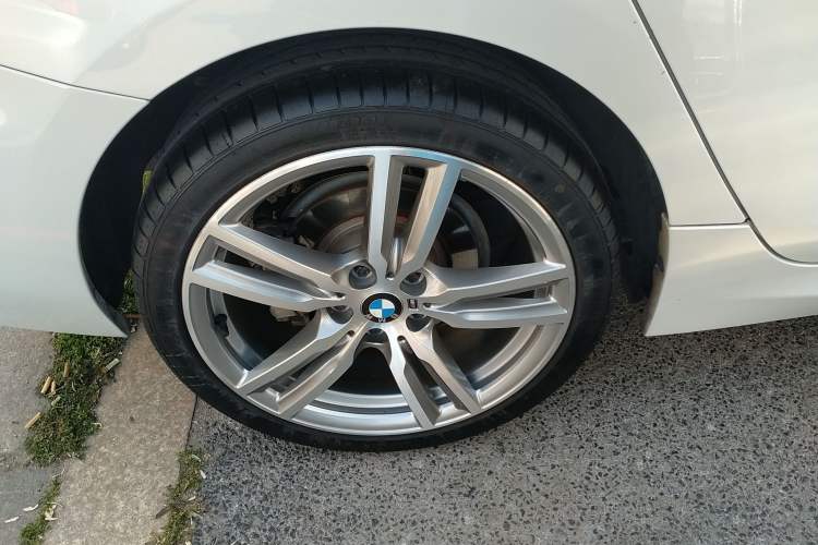 Used BMW 1 Series 2019 120i Leading Model M Sport Package Exterior 5