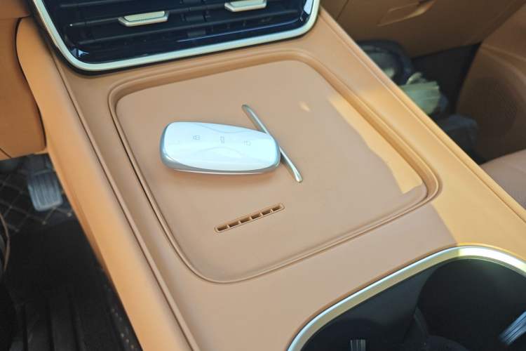 Used Dongfeng Aeolus L8 2025 Model 185KM Dream Edition