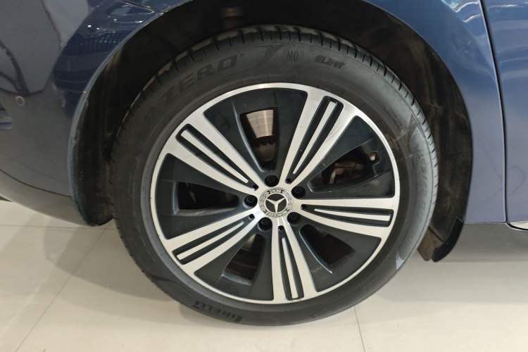 Used Mercedes-Benz EQE 2022 350 Luxury Edition Exterior 2