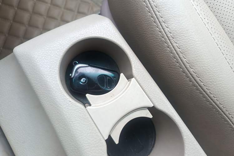 Used BYD S6 2014 2.0L Manual Luxury 5-Seater
