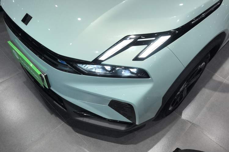 Used Lynk & Co 06 EM-P 2023 EM-P 126 Long-Range Halo Left Front Headlight