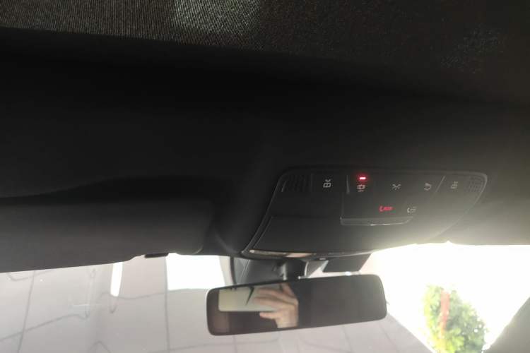 Used Mercedes-Benz E-Class 2021 Restyled E 300 L Sport Luxury Edition Headliner