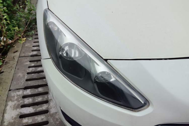 Used Peugeot 308 2013 1.6L Automatic YouShang Model Right Front Headlight