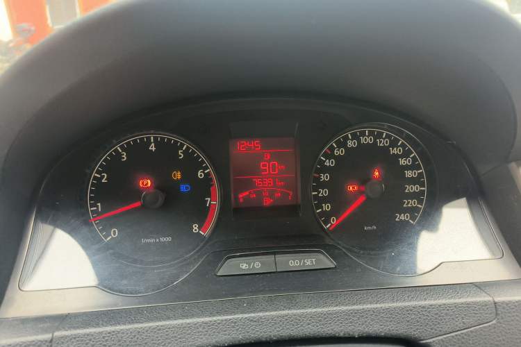 Used Volkswagen Santana 2015 1.6L Manual Comfort Edition
