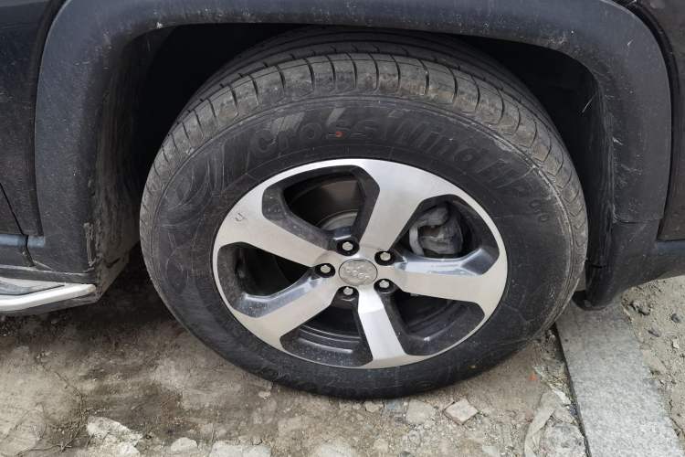 Used Jeep Compass 2017 200T Automatic Family Enjoyment Four-Wheel Drive Edition Right Front Wheel Hub