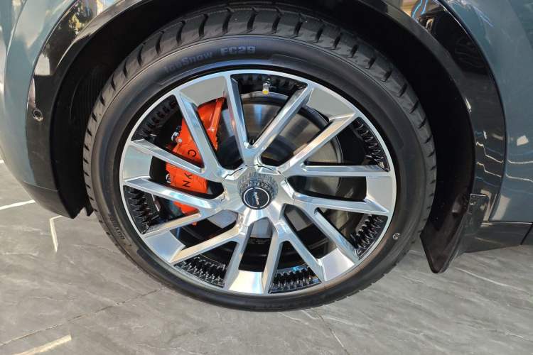 Used Lynk & Co 900 2025 2.0T Ultra Left Front Wheel Hub