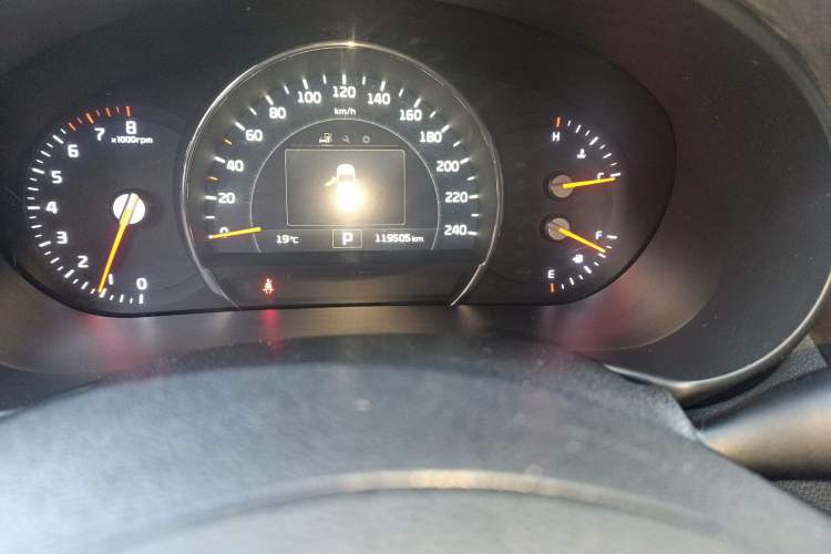 Used Kia Sorento 2015 Sorento L 2.4L Gasoline 4WD Elite Edition 5 Seats China IV Standard
