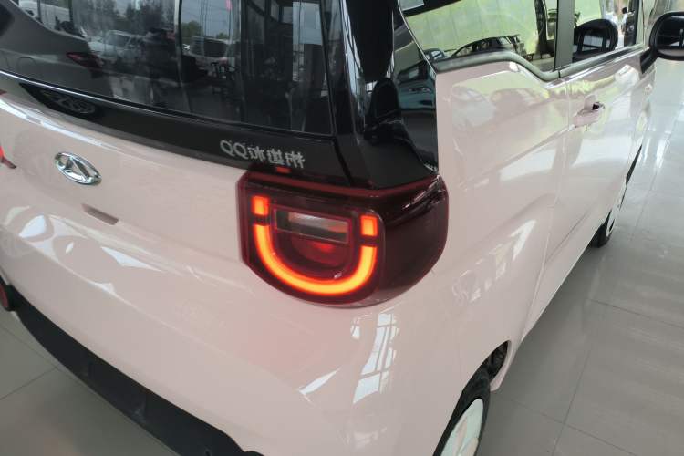Used Chery QQ Ice Cream 2022 170km Sundae Phosphate Lithium-Ion