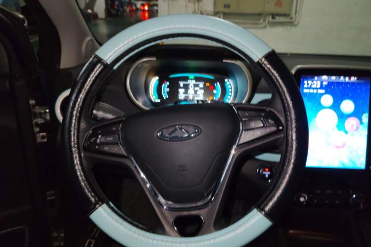 Used Chery QQ Little Ant 2021 200 000 Yuan Ant Fan Edition Energized Version Lithium Iron Phosphate 301 km Steering Wheel