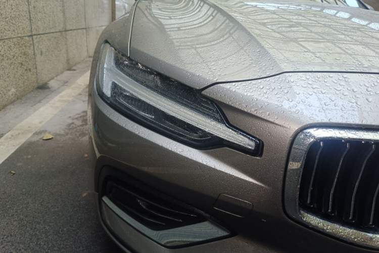 Used Volvo V60 2021 B5 Zhiyuan Luxury Edition
