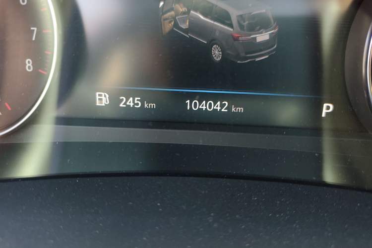 Used Buick GL8 2021 Land Cruiser Executive Class 652T Luxury Model Odometer Close Up